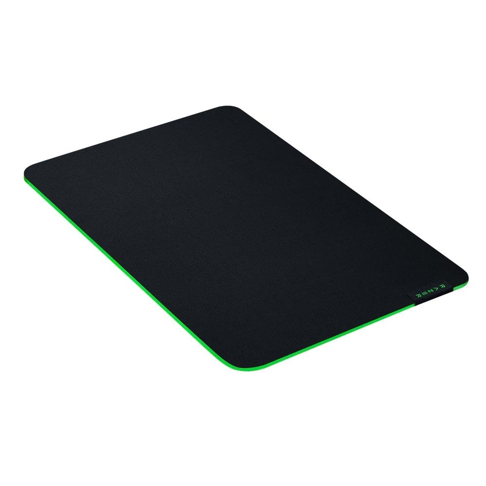 Mousepad Gamer Razer Gigantus V2, Control/Speed, Médio (360x275mm) - RZ02-03330200-R3U1 Mousepad Gamer Razer Gigantus V2, Control/Speed, Médio (360x275mm) - RZ02-03330200-R3U1