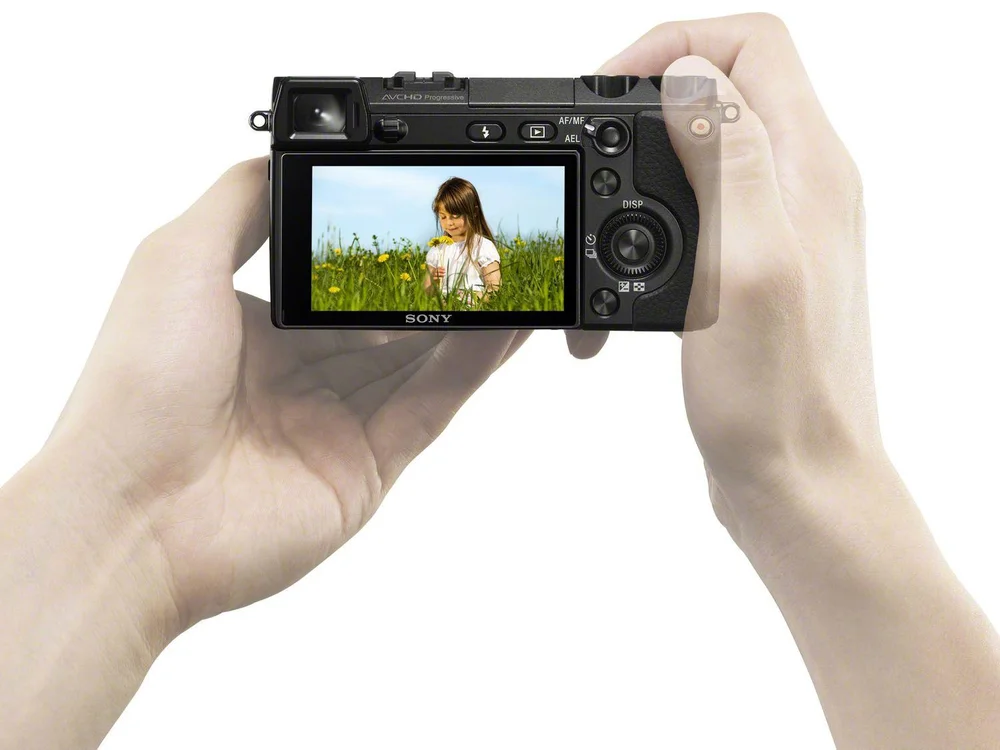 Câmera Digital Sony NEX-7K 24.3MP LCD 3”